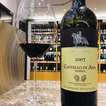 エノテカ  - サンジョヴェーゼの美しい酸味が際立ち、純粋な旨みが折り重なった奥行きあるスタイル