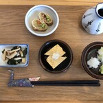 竜人 - ・Aセット 1,000円 税込
(蕎麦、出汁巻き、小鉢、漬物、デザート)