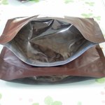 田代珈琲 - 当日に焙煎した新鮮なものなので、ガスが出てパンパンになります。