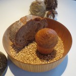 キュイジーヌ[s] ミッシェル・トロワグロ - パン