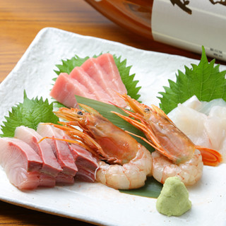 We offer fresh fish delivered directly from Sanriku at an outstanding cost performance◎