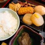 Jagaimo Kouno - とろり餅の巾着！
                        焼売のようなタネが入った揚げ天も美味しい(≧∀≦)
                        ゴボウを甘く炊いてます！