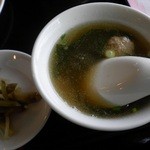 グランシャトー 華城飯店 - 肉団子スープとザーサイ
