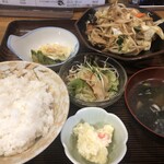 あづまや食堂 - 肉野菜炒め定食　850円