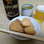 信栄食堂 - 大瓶700円と、サービスのおでん。お芋がホクホクで美味しかったです。