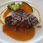 (≧∪≦●)ﾉ春フレンチランチコース 5198円：産牛フィレ肉の網焼き　温野菜添え　ソース・ユサルド