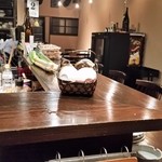 酒場おっとん - 店内。