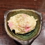 酒場おっとん - あたたかいポテサラ。マヨ多めです。