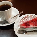 メルカード - コーヒーと苺＆ラズベリームース