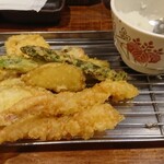 うおふく - 天ぷら(海老、竹輪、れんこん、アスパラ、玉ねぎ)