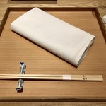 肉屋 田中 - 清新な割烹の設え