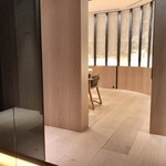 肉屋 田中 - 清新な割烹の設え