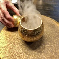 L'EAU - 鰻の白焼き 菊芋 桜チップの瞬間スモーク