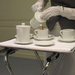 ロルキデ　ブランシュ - 給仕マナーは一流