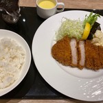 東洋軒 - オススメ洋食セットの松阪極豚のこだわりカツレツ