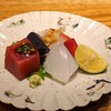 酒井商会 - 料理写真:お造り盛合せ　　本鮪（韮醤油で）、あおりいか、真鯛（煎り酒で）