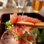 エノテカ パージナ - 旬の秋鮭のマリネと柿、クリームチーズのブルスケッタ