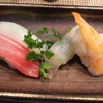 玄海鮨 - 左から  トロ  イカ  ヒラメ  エビ