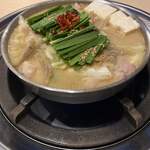 博多もつ鍋 蟻月 堂島店 - 白鍋