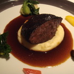 メイン：牛ホホ肉の赤ワイン煮込み