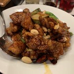 中華食房 正記 - 鶏肉とピーナッツのとうがらし炒め（￥1000）