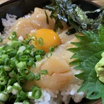 谷町 一味禅 - ・ホタテユッケ丼（￥900）