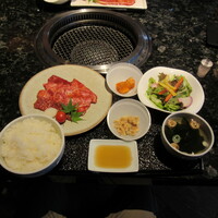 東京焼肉 一頭や コレド室町テラス店 - 松阪牛赤身御膳　2500円＋Tax