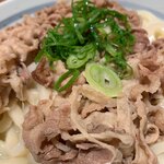 自家製さぬきうどんと肉 新橋甚三 - 牛肉たっぷり