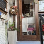 3cafe - 螺旋階段で３階に上がるとドアが。