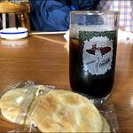 くまちゃん - 食後のコーヒーとおせんべい