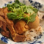 美 - 台湾のソウルフード ルーロー飯(魯肉飯)を食す