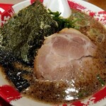 熟成豚骨ラーメン 一番軒 - 黒豚骨ラーメン(通常700円だけど、12月3日、4日、5日の３日間はオープンキャンペーンで500円で食べれますぞ!!)