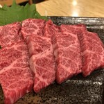 焼肉たまき - たまき名物幻の黒毛和牛ハラミ刺し