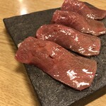 焼肉たまき - 和牛大トロ炙り肉寿司　