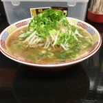 Doragon Nu Doru - 一見ジロー系ですが、味は広島ラーメン