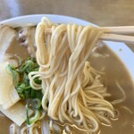 Chuukasoba Toraji - 中細ストレート麺