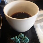 Umaimon Sakaba Manten - 食後のコーヒーはセルフで注ぎます