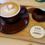 808Mountain - ◆「808 Latte」 ラテ  ◆「Donut」ベークドドーナツ
