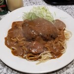 ロビン - カレーソース スパゲッティ＋ハンバーグ