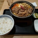 吉野家 - 麻辣牛鍋膳は少し寂しげ(º∀º)！