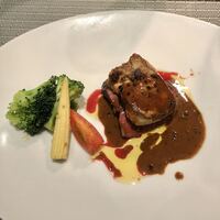 キャトルラパン - 鹿とフォアグラ