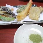 遊里庵 - 天ぷら　と　抹茶塩
