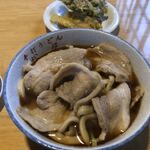 手打うどん 松屋 - すごい量のお肉