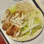 Kurohigekicchingoichiroku - ハーブ豚＆ラムしゃぶしゃぶＳＥＴ　1,980円+税　の　野菜