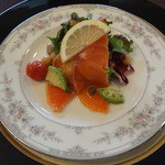 セルフィーユ - 3月18日　サーモン添えサラダ