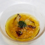 アルバロンガ - アワビと根セロリのクレマ・コンソメジュレ添え