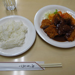 グリル三笠 - チキンカツ定食 \800