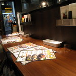 ヒーローズ 笹塚店 - カウンター席