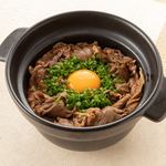 特選日本產牛的牛肉壽喜燒砂鍋飯