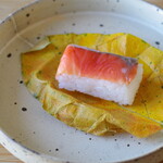 柿の葉おすし山の辺 - 紅葉柿の葉寿司